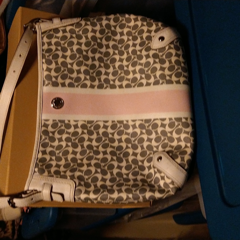 VGUC. Coach Heritage Stripe Chelsea Hobo shoulder bag.
